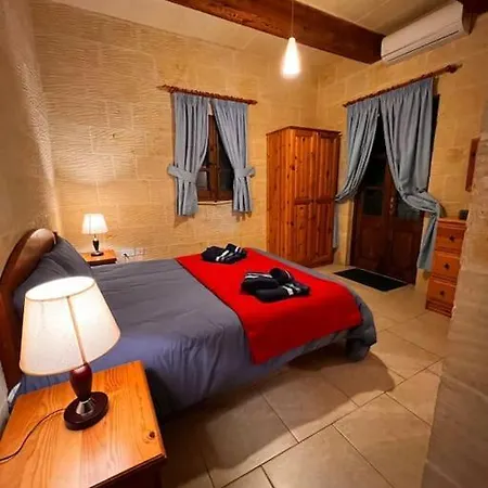 Ta' Peppi Villa Qala