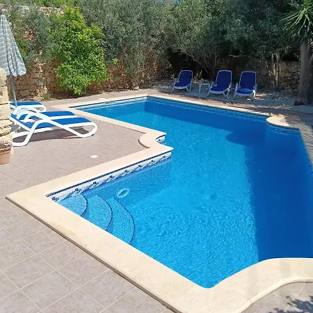 Ta' Peppi * Qala