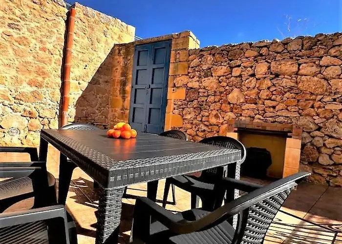 Ta' Peppi Villa Qala